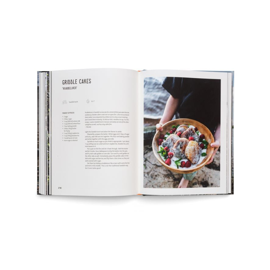 Koffietafelboek Cooking on Fire van gestalten & Eva Helbæk Tram and Nicolai Tram