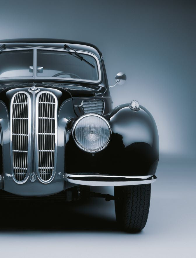 Koffietafelboek Black Beauties, Iconic Cars van René Staud