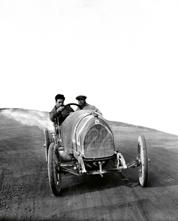 Koffietafelboek The Ferrari Book van Michael Köckritz