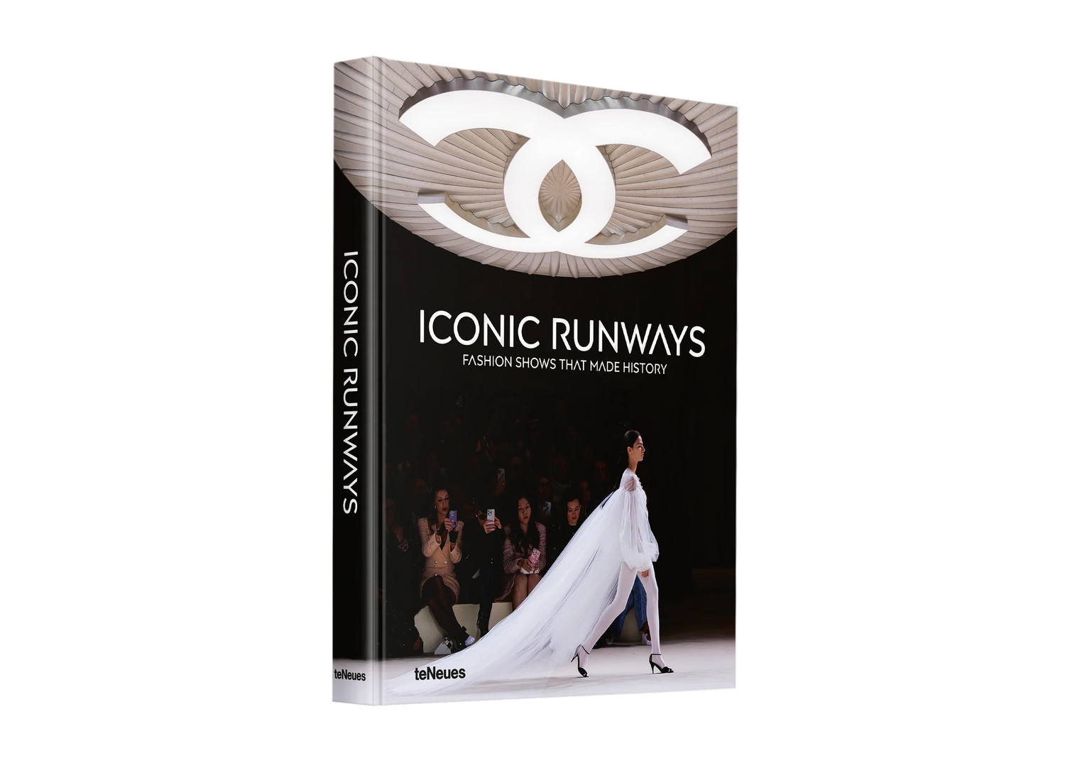 Iconic Runaways "FASHION SHOWS THAT MADE HISTORY"