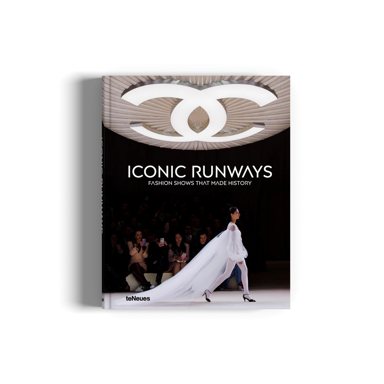 Iconic Runaways "FASHION SHOWS THAT MADE HISTORY"