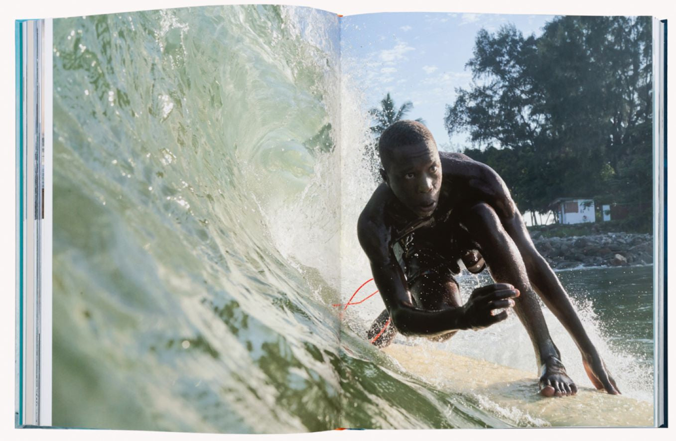 Koffietafelboek The Surf Atlas van Gestalten & Luke Gartside